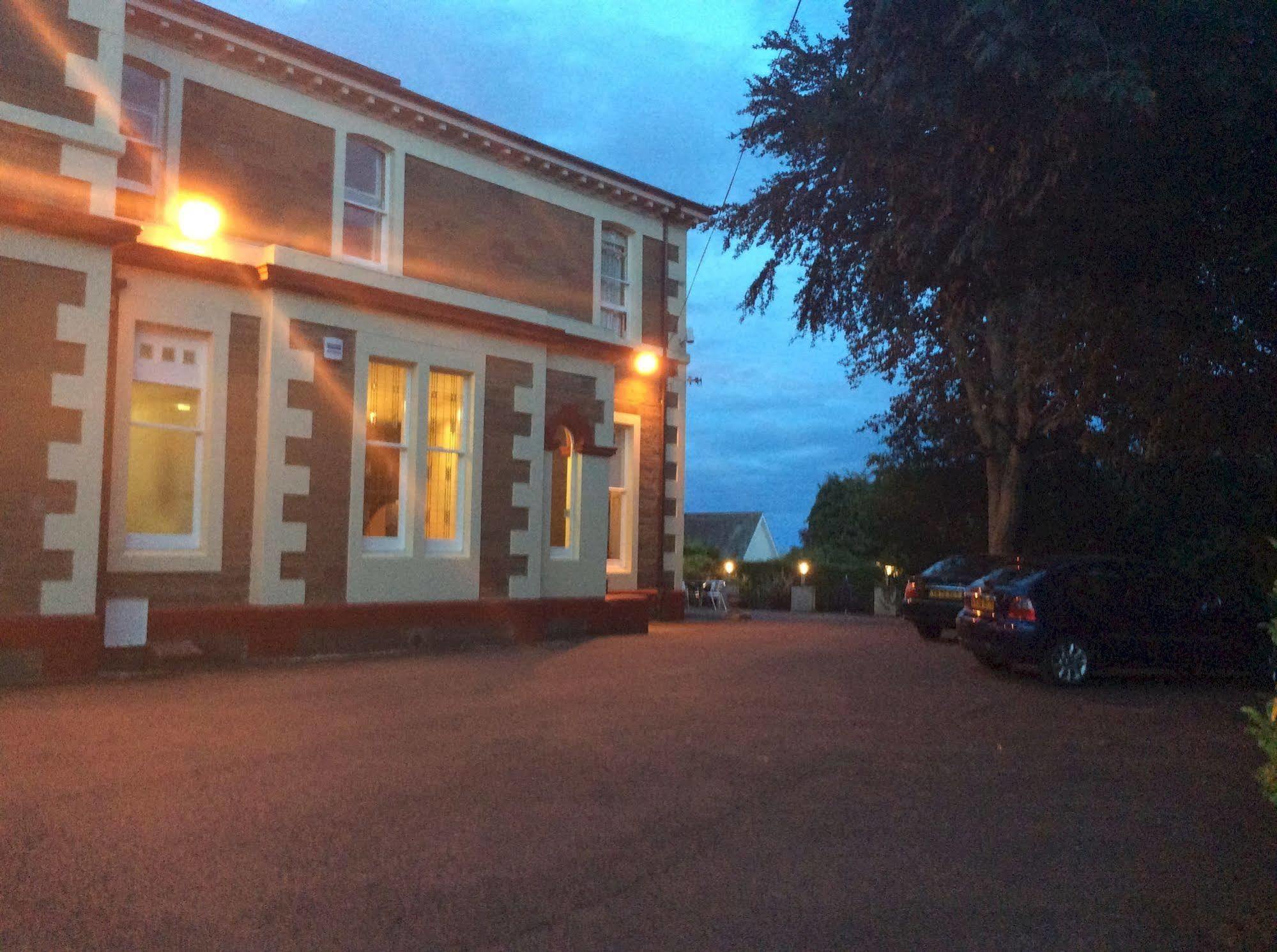 Taychreggan Hotel Dundee Eksteriør billede