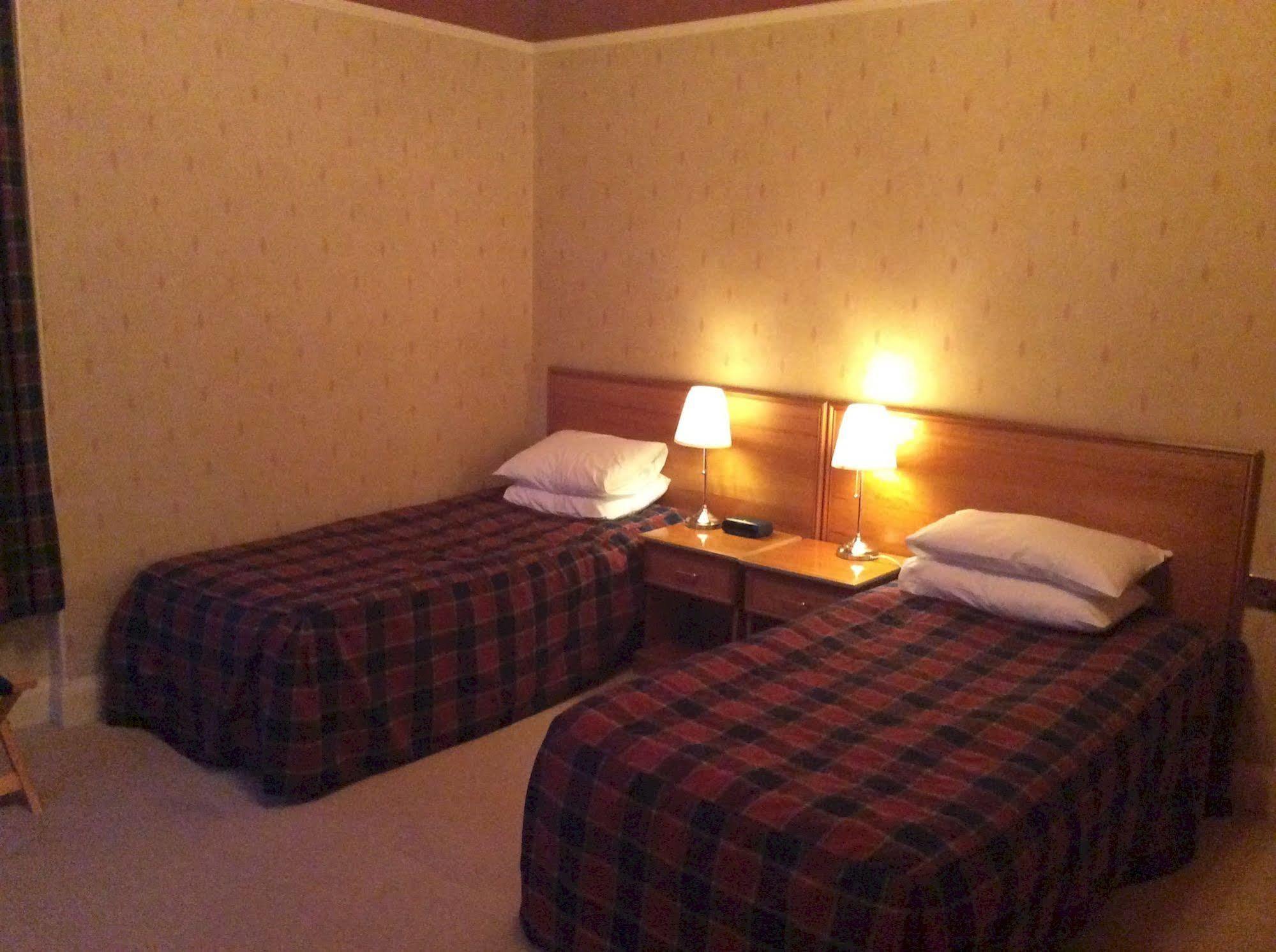 Taychreggan Hotel Dundee Eksteriør billede