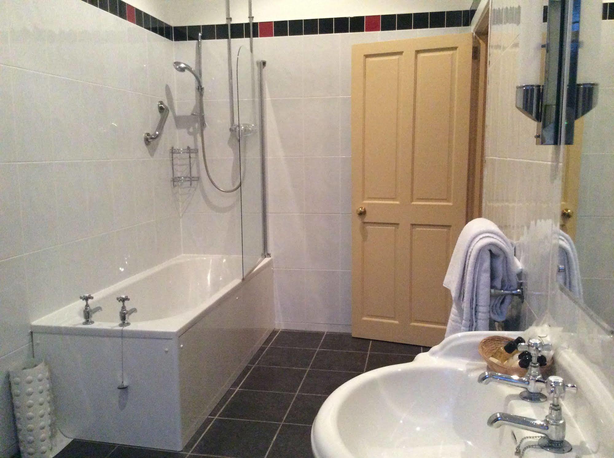 Taychreggan Hotel Dundee Eksteriør billede