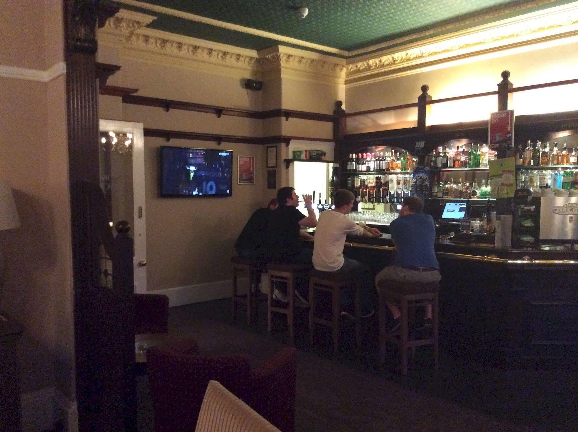 Taychreggan Hotel Dundee Eksteriør billede